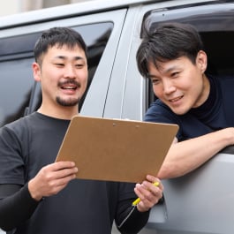 概要を確認する従業員